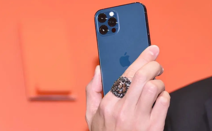 吉安苹果手机维修分享iPhone12系列重启方法教程 
